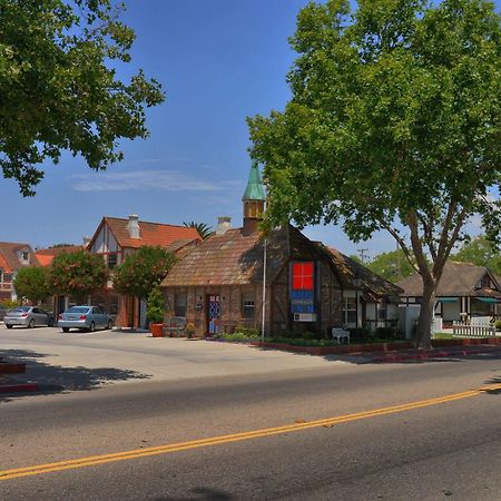 Royal Copenhagen Inn Solvang Bagian luar foto