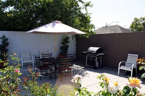 Royal Copenhagen Inn Solvang Bagian luar foto